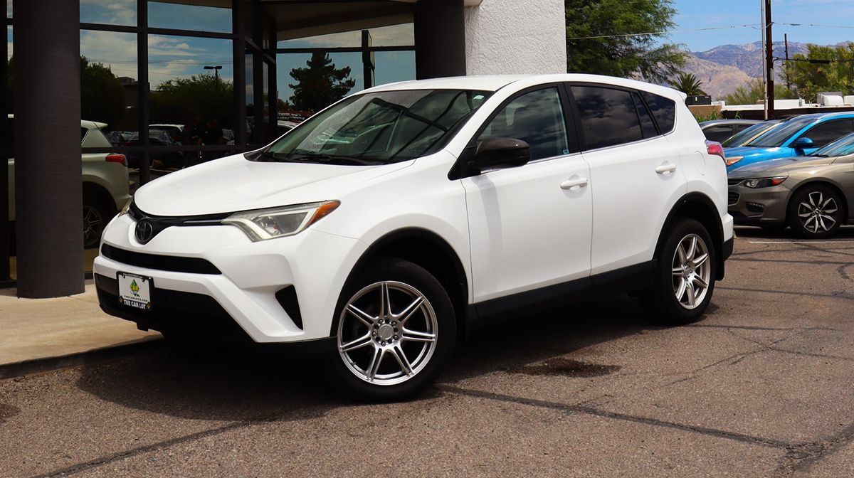 Used 2018 Toyota RAV4 LE w/ All Weather Liner Package FWD image 2