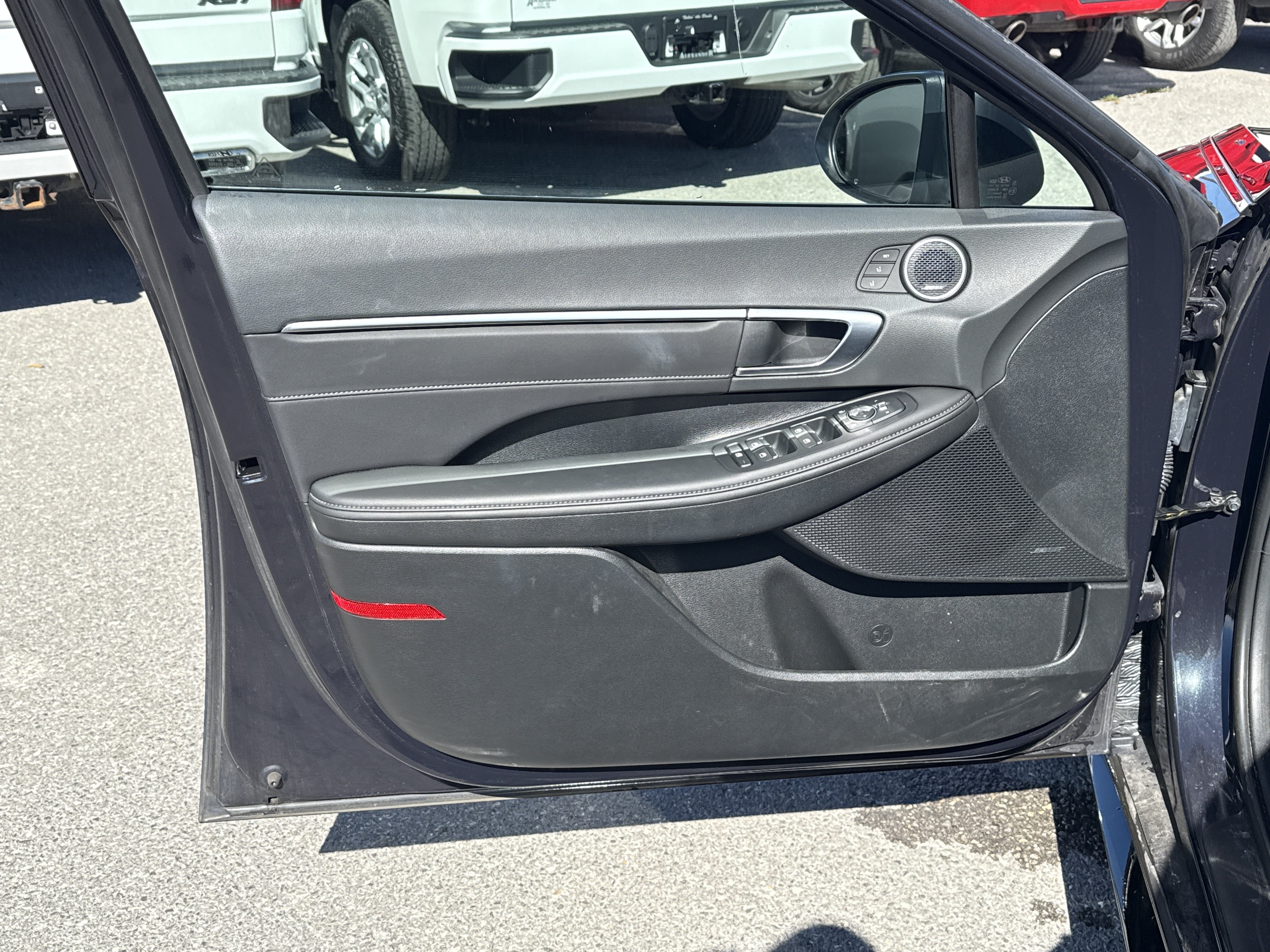 Used 2023 Hyundai Sonata Limited FWD image 17