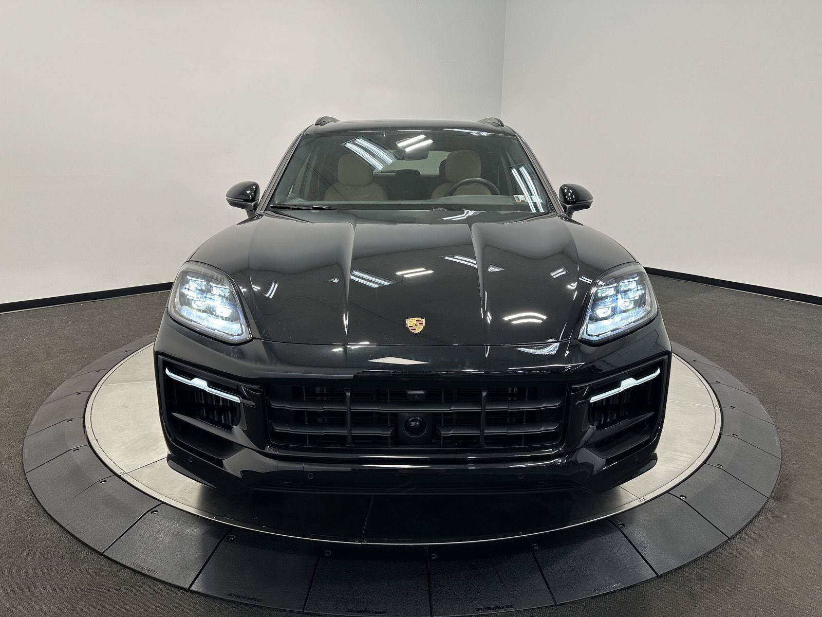 Used 2026 Porsche Cayenne AWD/4WD image 10