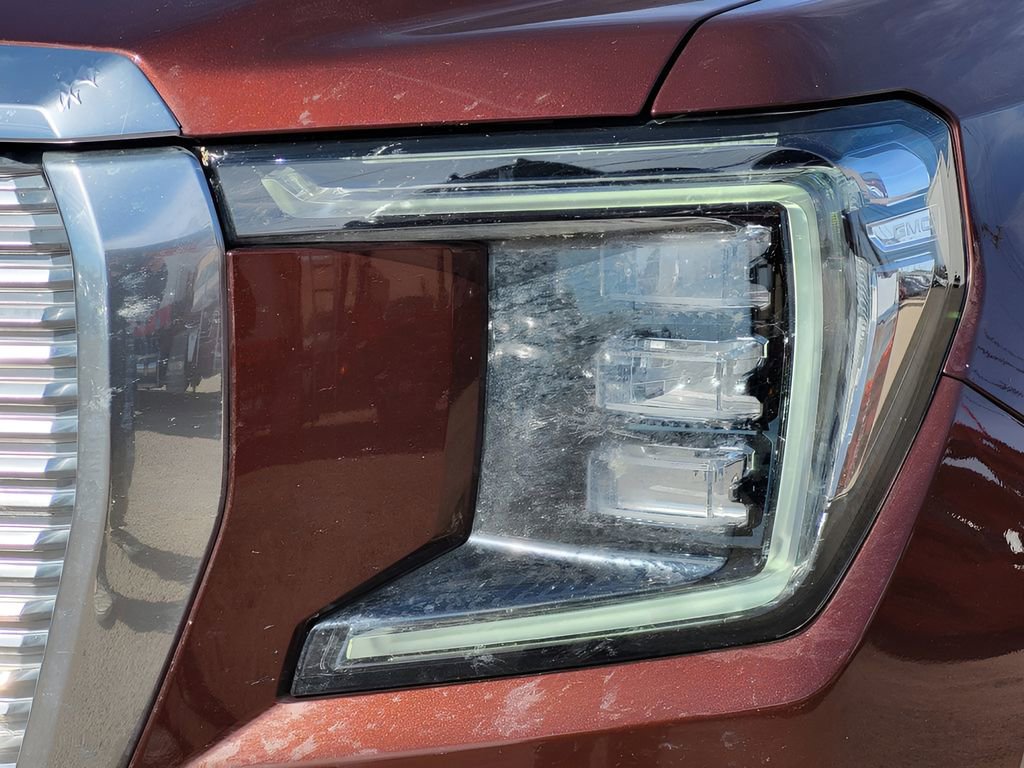 Used 2022 GMC Yukon XL Denali image 8