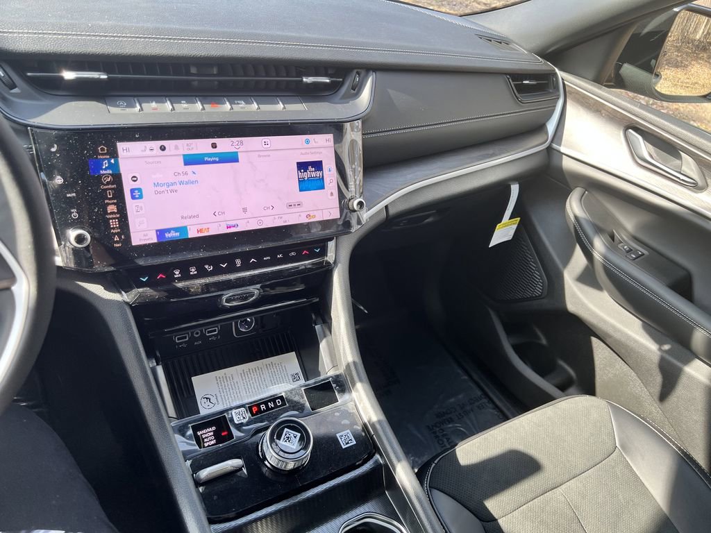 New 2026 Jeep Grand Cherokee L 4WD image 12