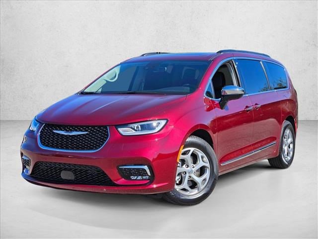 Used 2023 Chrysler Pacifica Limited image 1