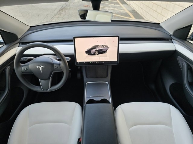 Used 2023 Tesla Model Y 2WD image 2