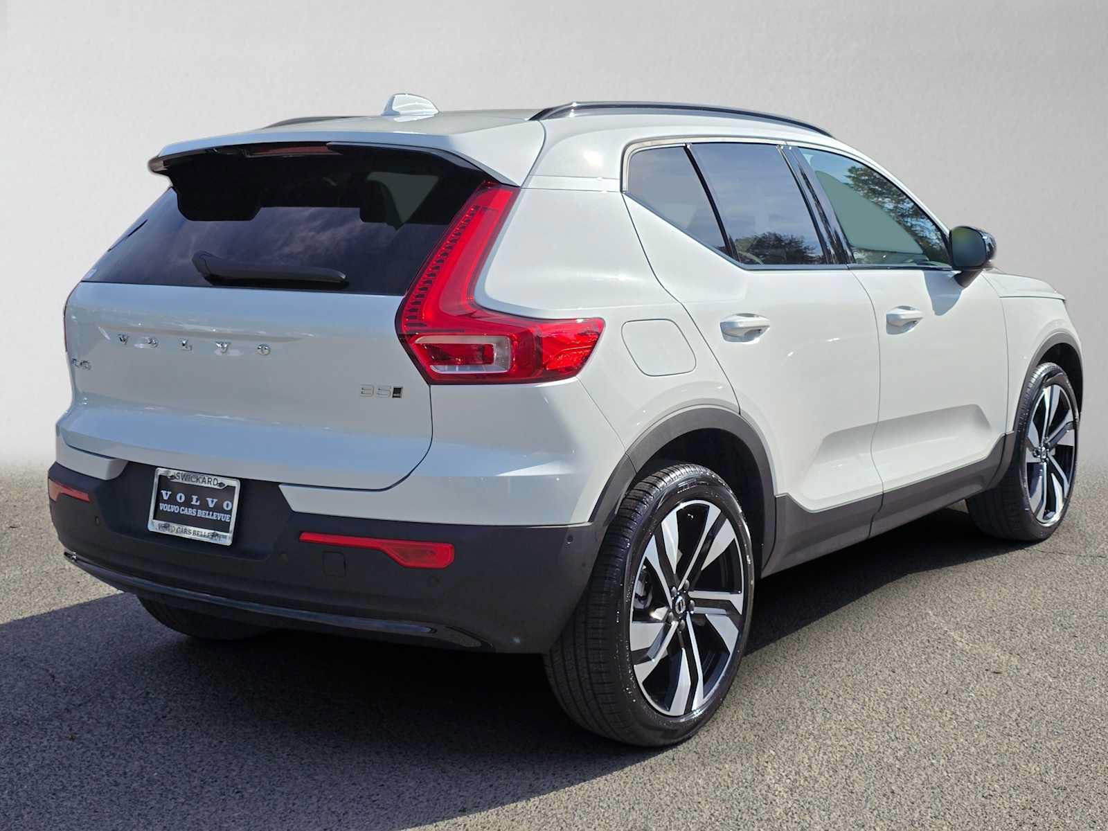 New 2026 Volvo XC40 B5 Ultra w/ Protection Package Premier AWD/4WD image 3