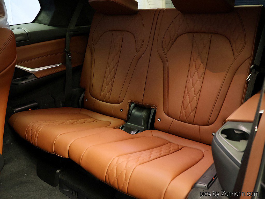 Used 2026 BMW X7 xDrive40i w/ M Sport Package image 13