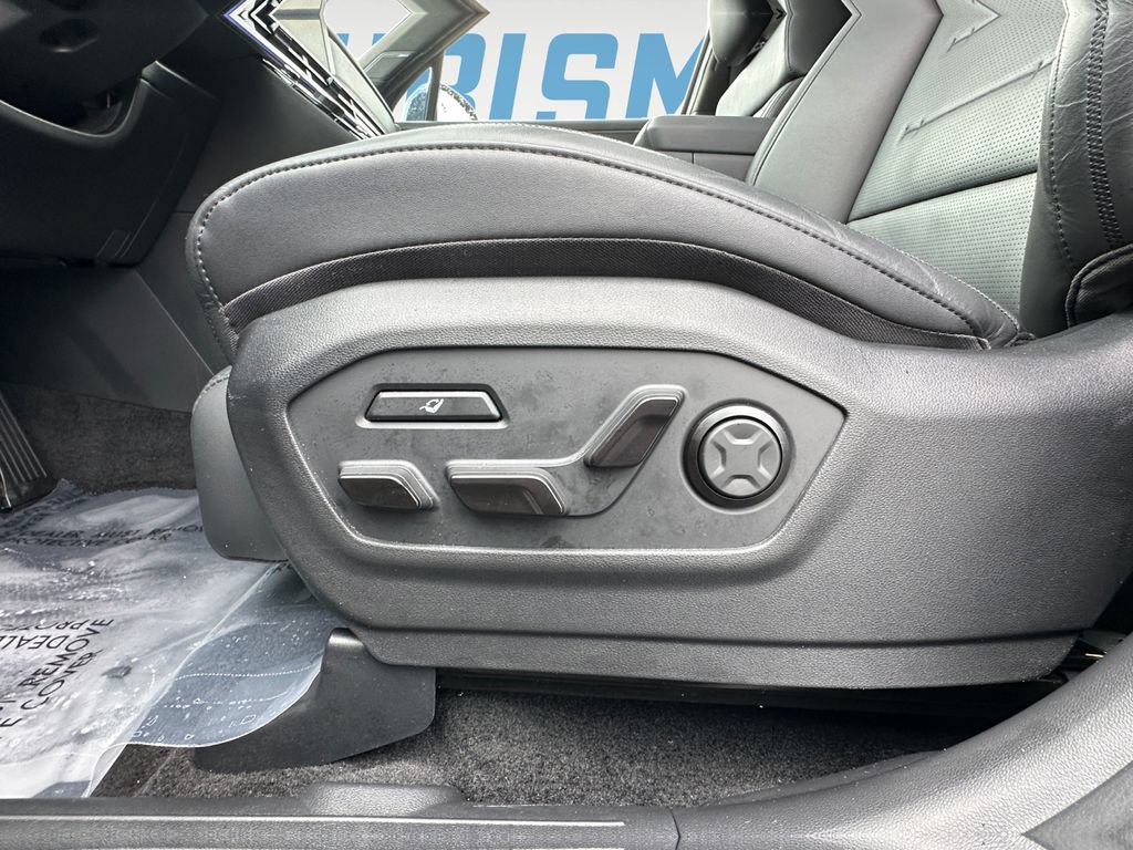 Used 2025 Hyundai Santa Fe Calligraphy AWD/4WD image 16
