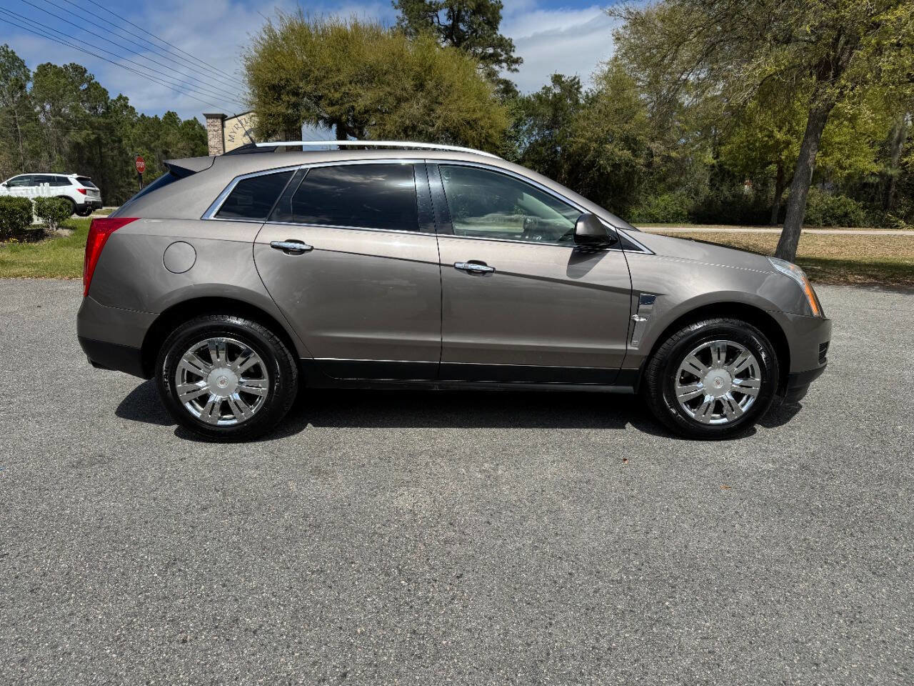 Used 2011 Cadillac SRX Luxury image 7