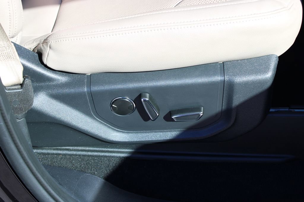 Used 2024 Ford Expedition Max Limited image 32