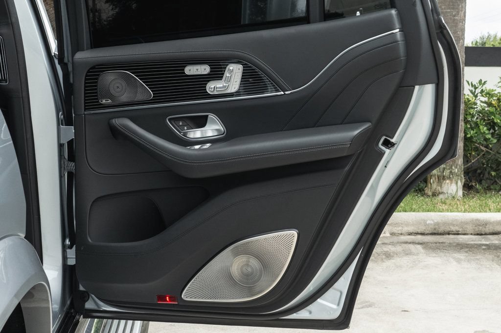 Used 2022 Mercedes-Benz Maybach GLS 600 4MATIC image 31