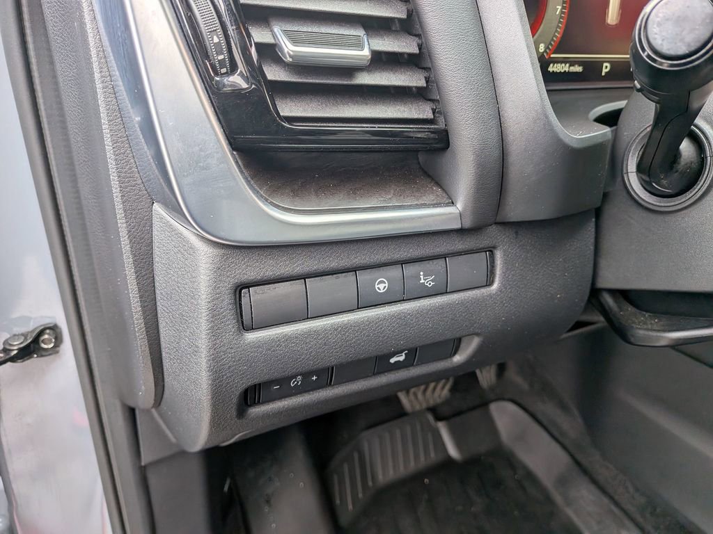 Used 2021 Nissan Rogue Platinum image 16