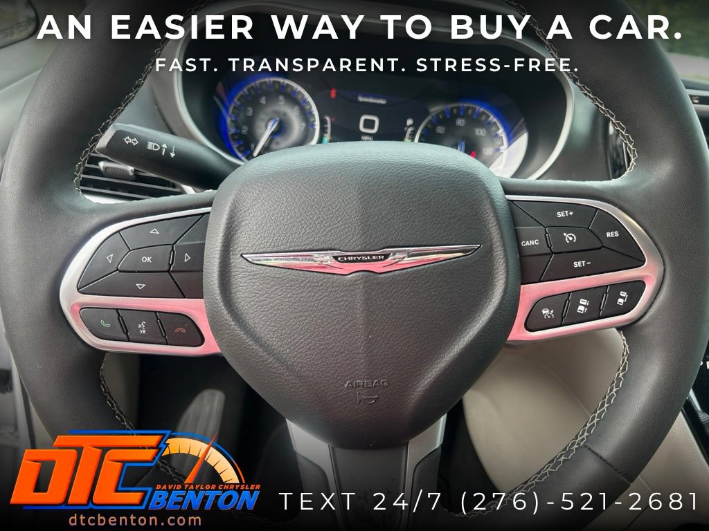 Used 2024 Chrysler Pacifica Touring-L FWD image 11