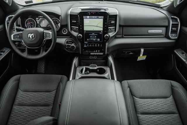 New 2026 RAM 1500 4x4 Crew Cab image 18