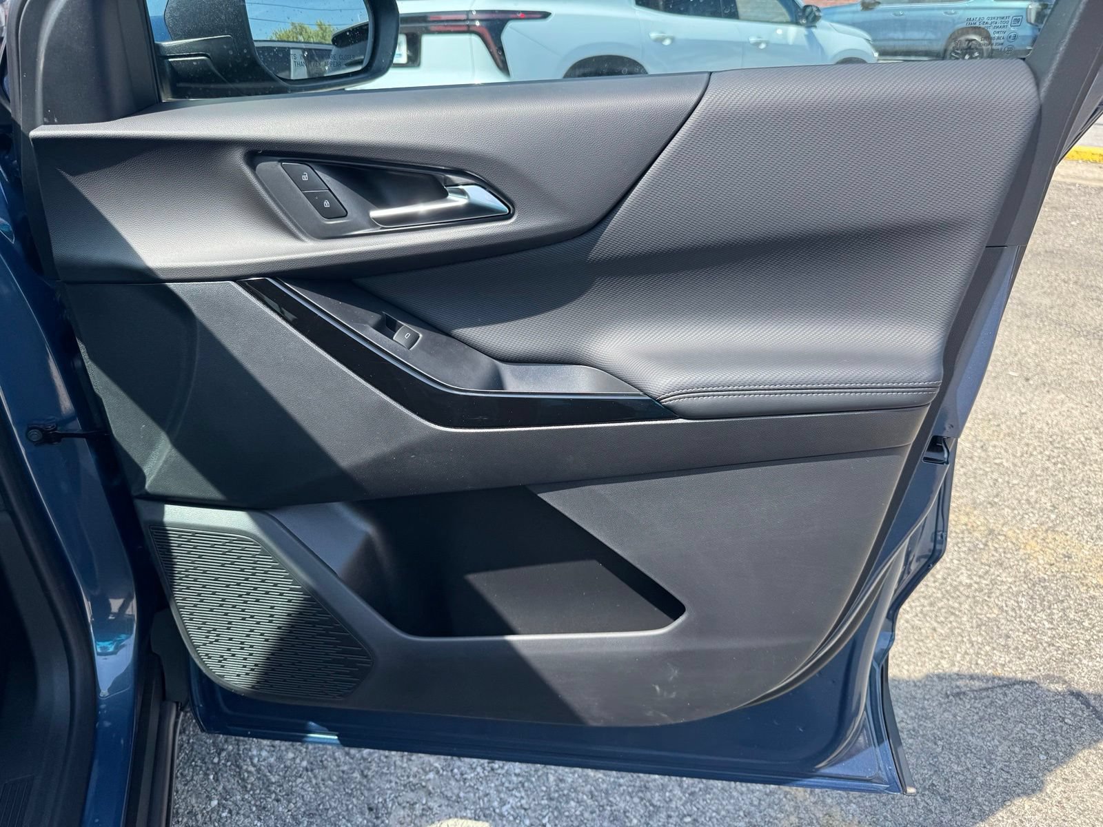 New 2027 Chevrolet Equinox LT AWD/4WD image 30