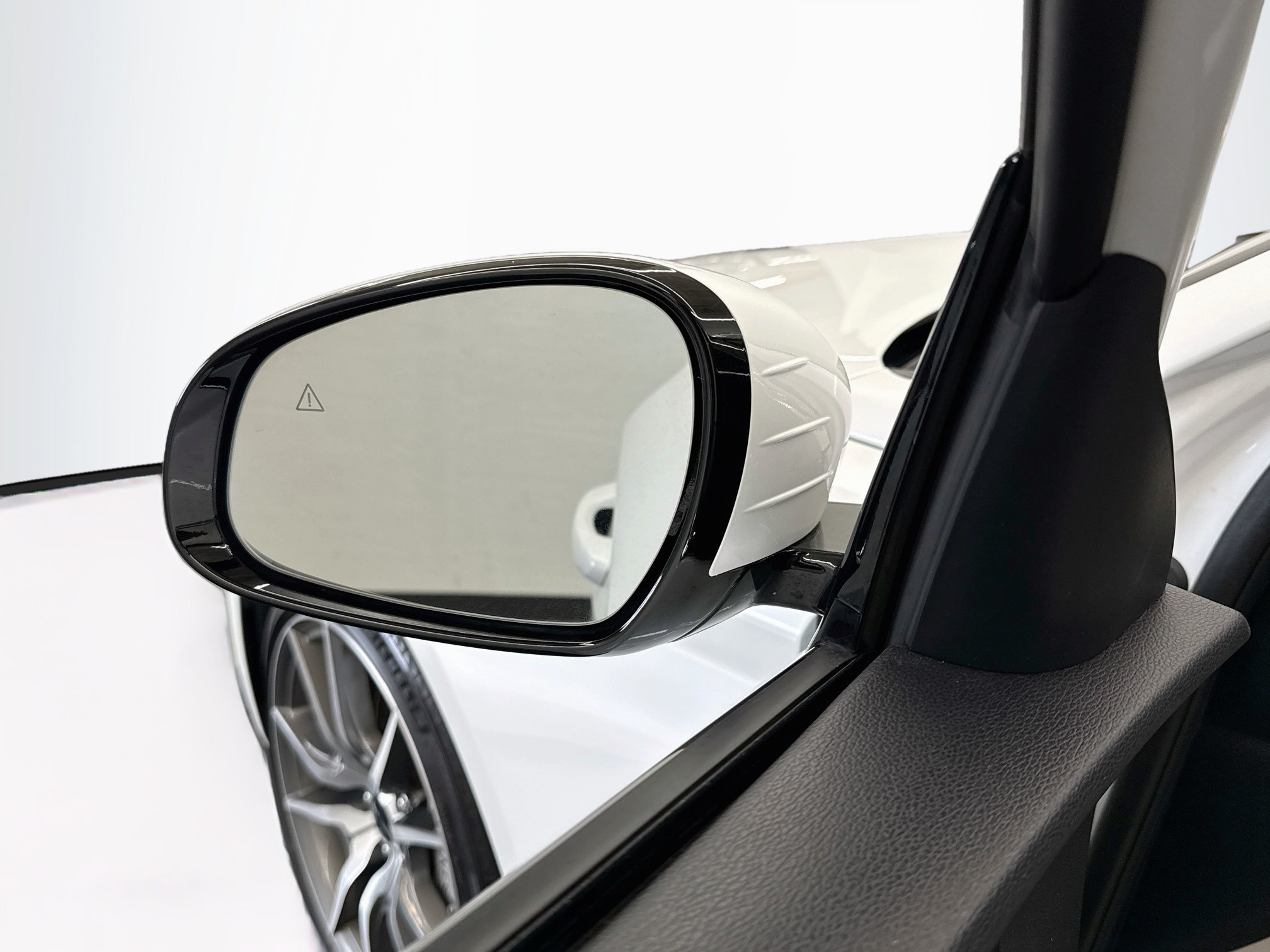 Used 2025 Genesis G70 2.5T RWD image 16