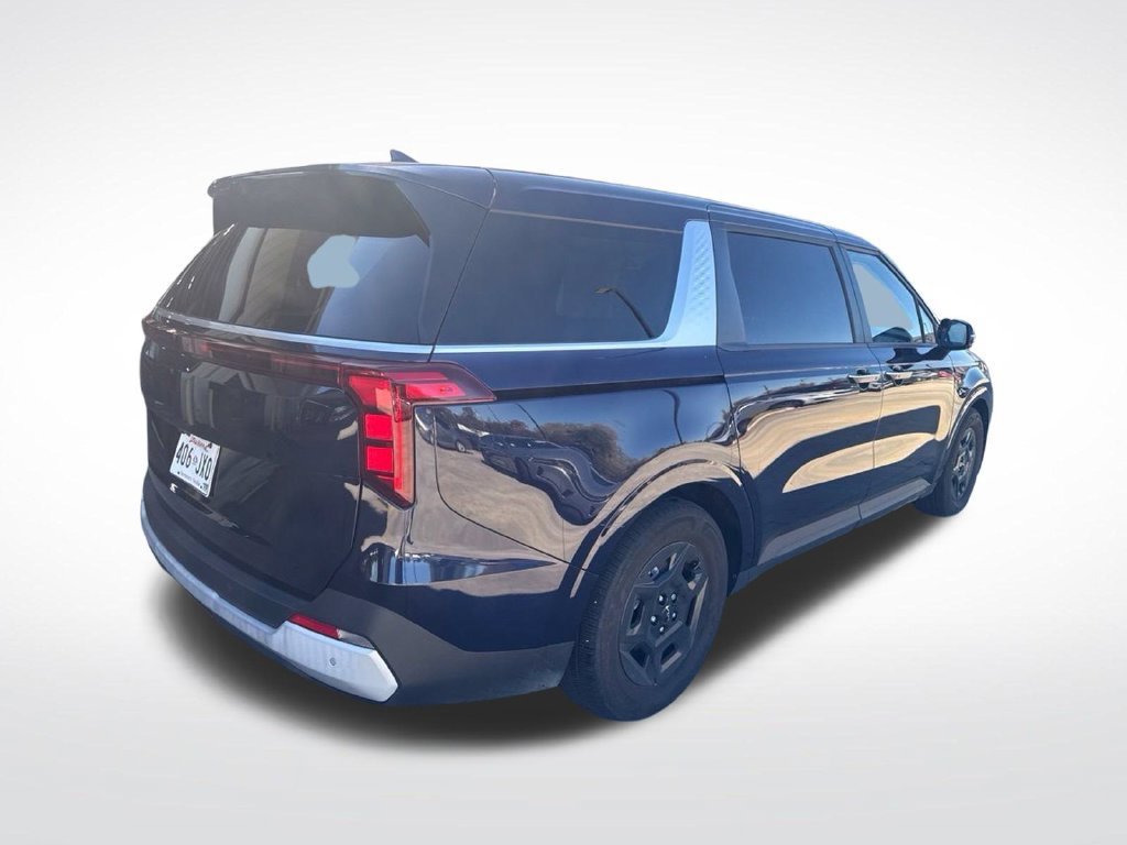 Used 2026 Kia Carnival FWD image 12