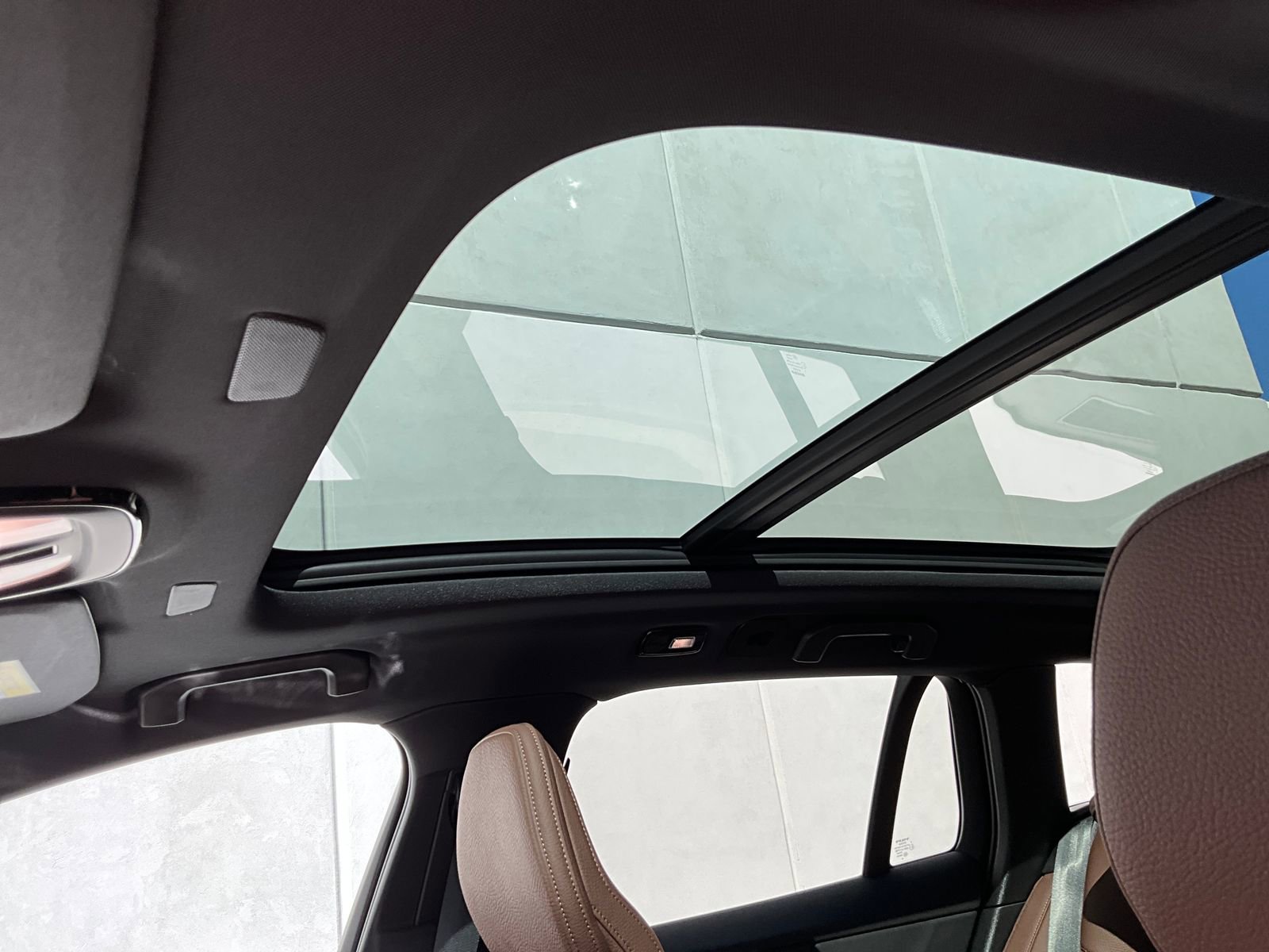 New 2026 Volvo V60 B5 Cross Country Plus w/ Climate Package image 23