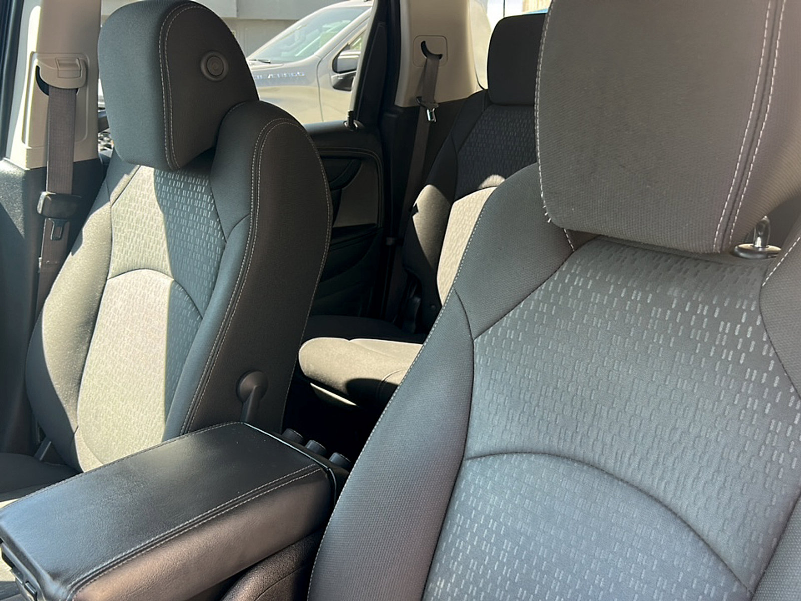 Used 2015 GMC Acadia SLE FWD image 10