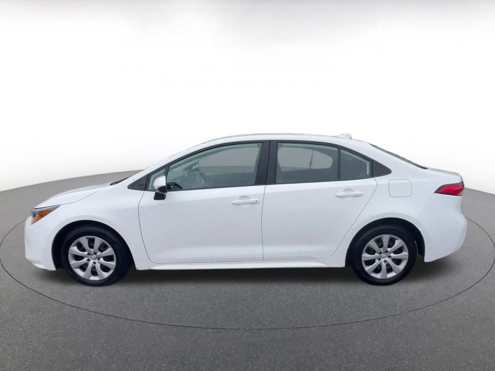 Used 2023 Toyota Corolla LE image 9