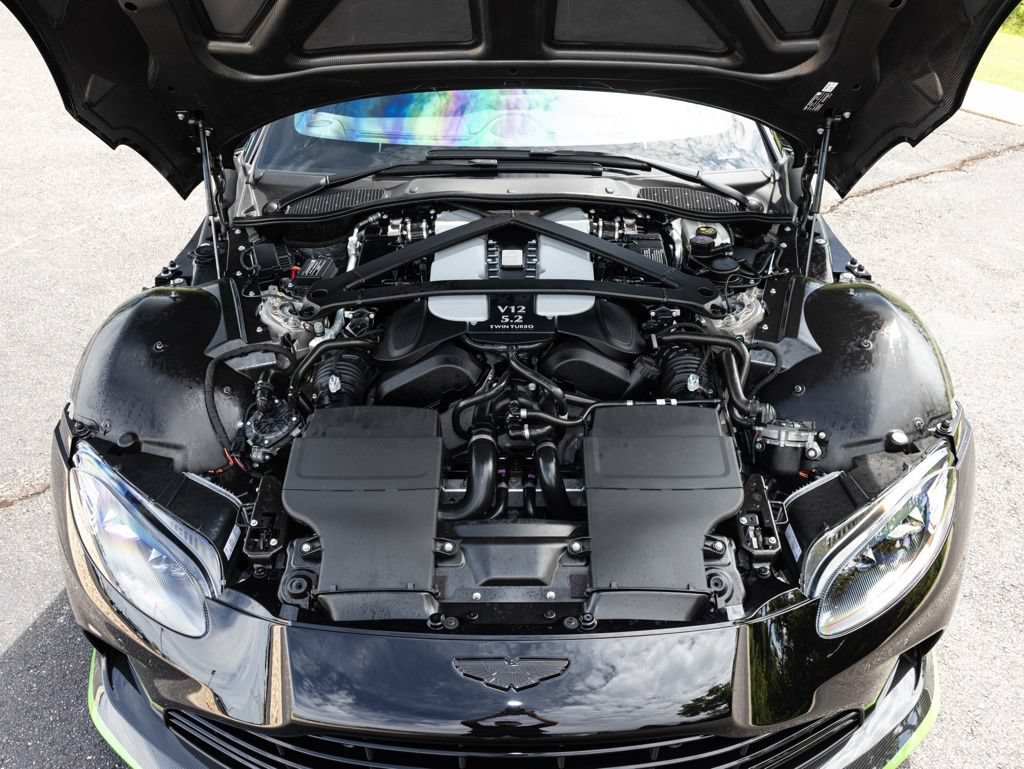 Used 2023 Aston Martin V12 Vantage RWD image 60