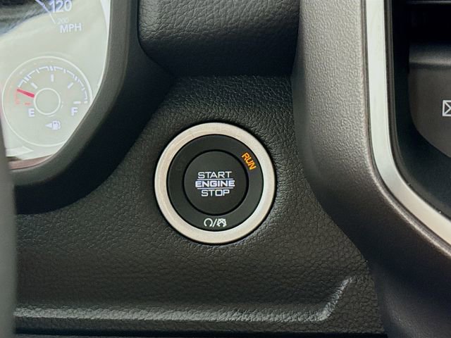 New 2026 RAM 1500 4x4 Crew Cab image 13