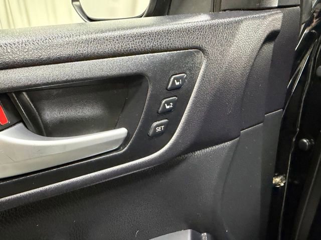 Used 2015 Toyota Highlander Limited Platinum AWD/4WD image 24