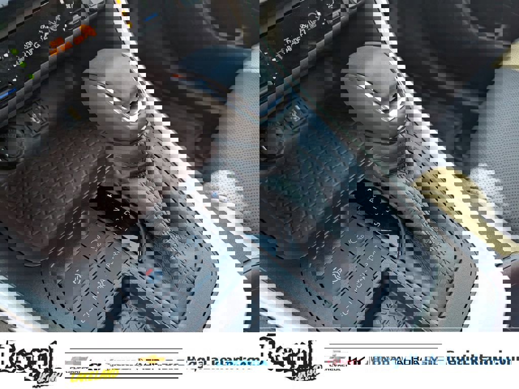 Used 2025 Toyota RAV4 Limited image 25