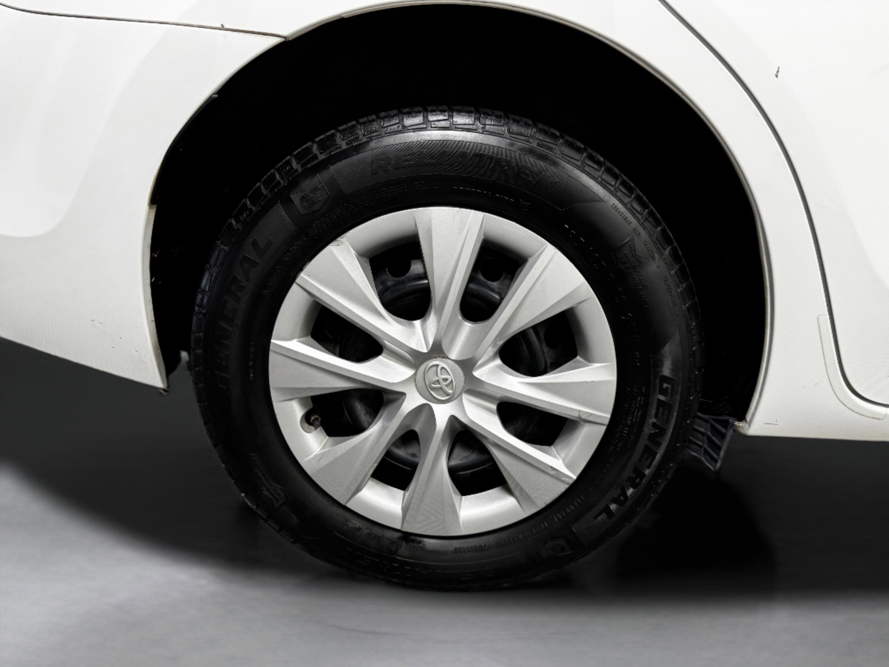 Used 2019 Toyota Corolla L image 43