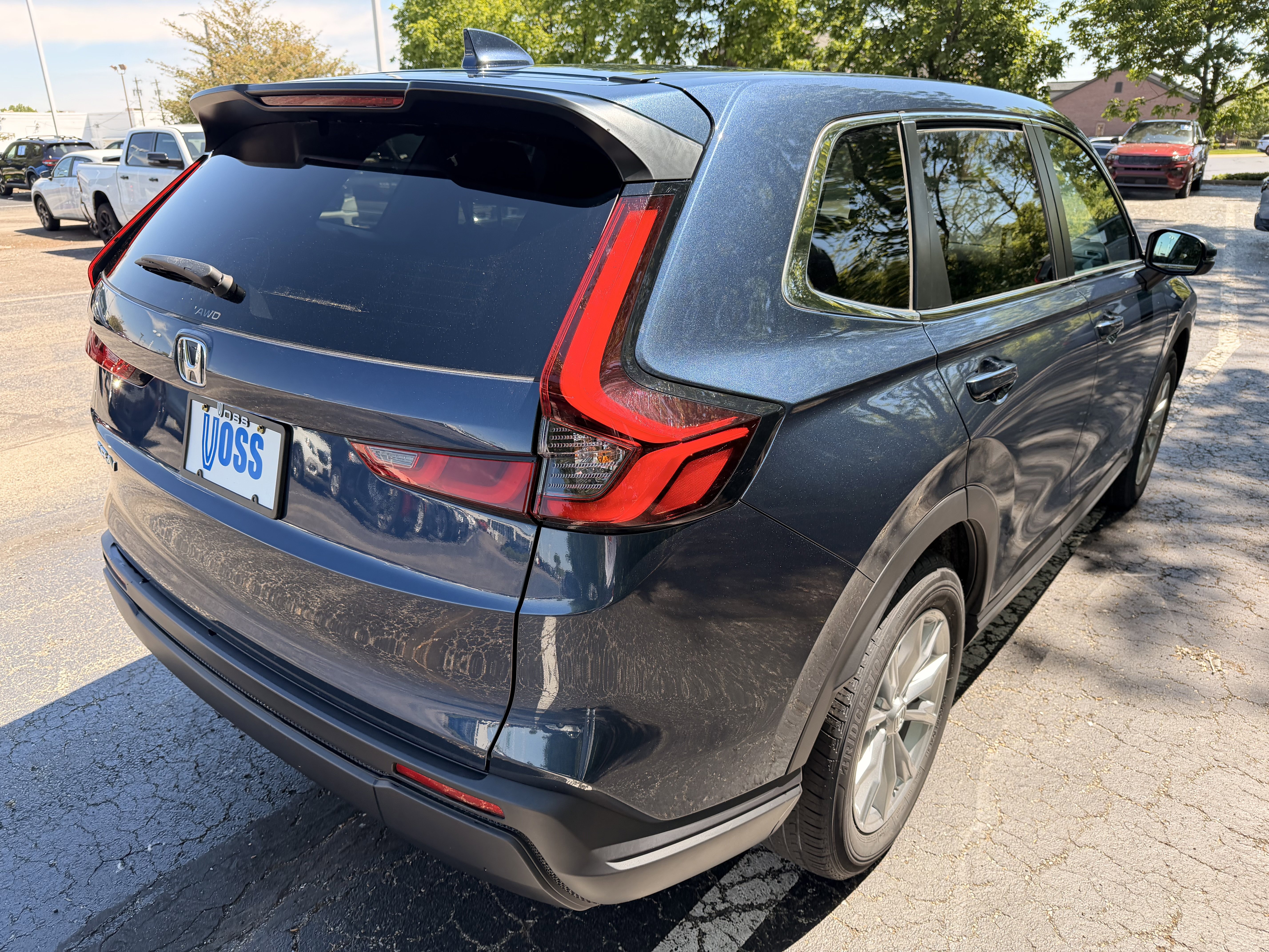 Used 2023 Honda CR-V EX image 3