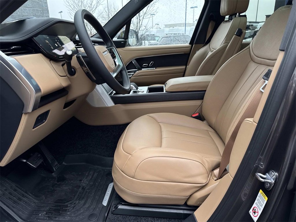 New 2025 Land Rover Range Rover SE image 20