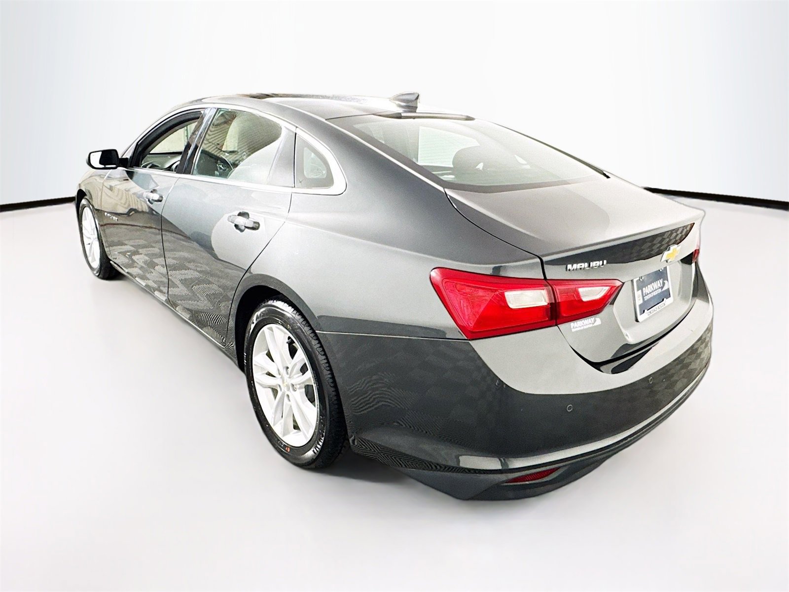 Used 2017 Chevrolet Malibu Hybrid w/ Driver Confidence Package image 4