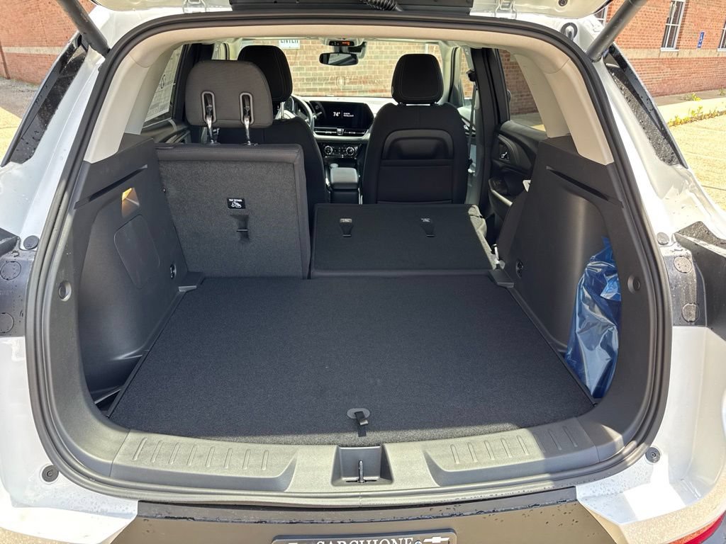 New 2026 Chevrolet TrailBlazer LT w/ Convenience Package FWD image 8