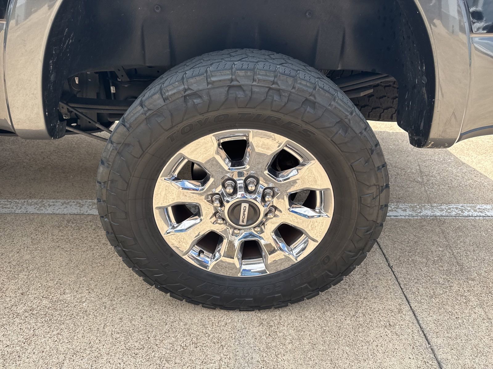 Used 2019 Ford F250 Lariat w/ Lariat Ultimate Package image 4