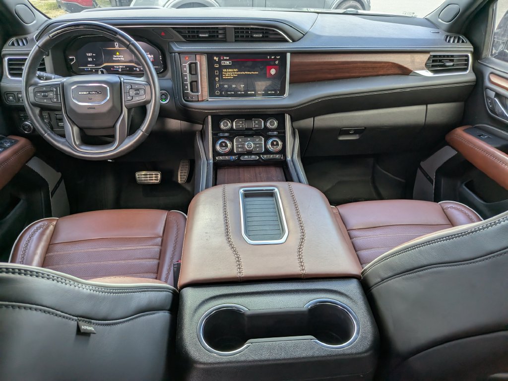 Used 2024 GMC Yukon Denali Ultimate AWD/4WD image 16
