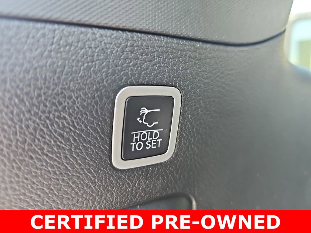 Used 2023 Jeep Wagoneer Series III w/ Preferred Equipment Group image 15