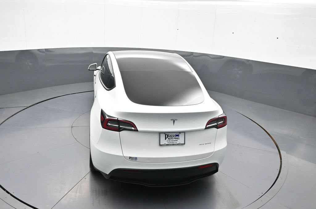Used 2024 Tesla Model Y Long Range AWD/4WD image 39
