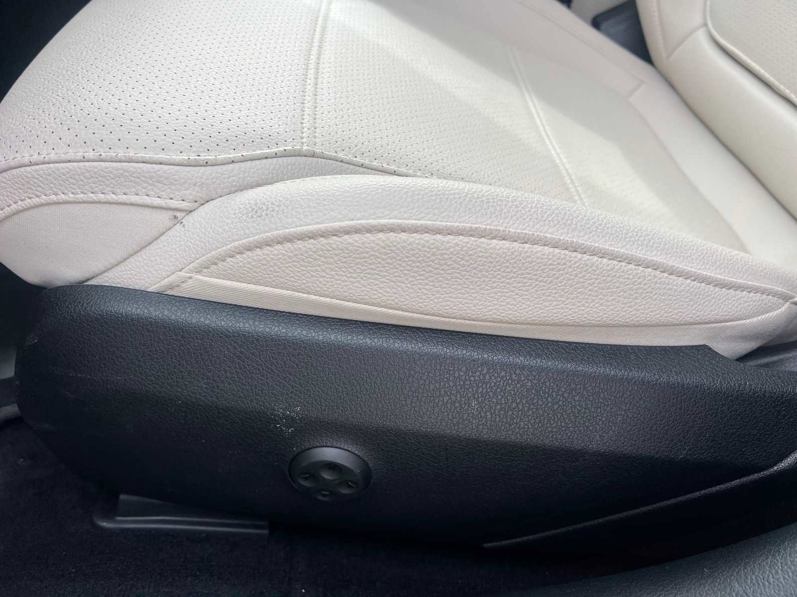 Used 2025 Mercedes-Benz C 300 Sedan image 22