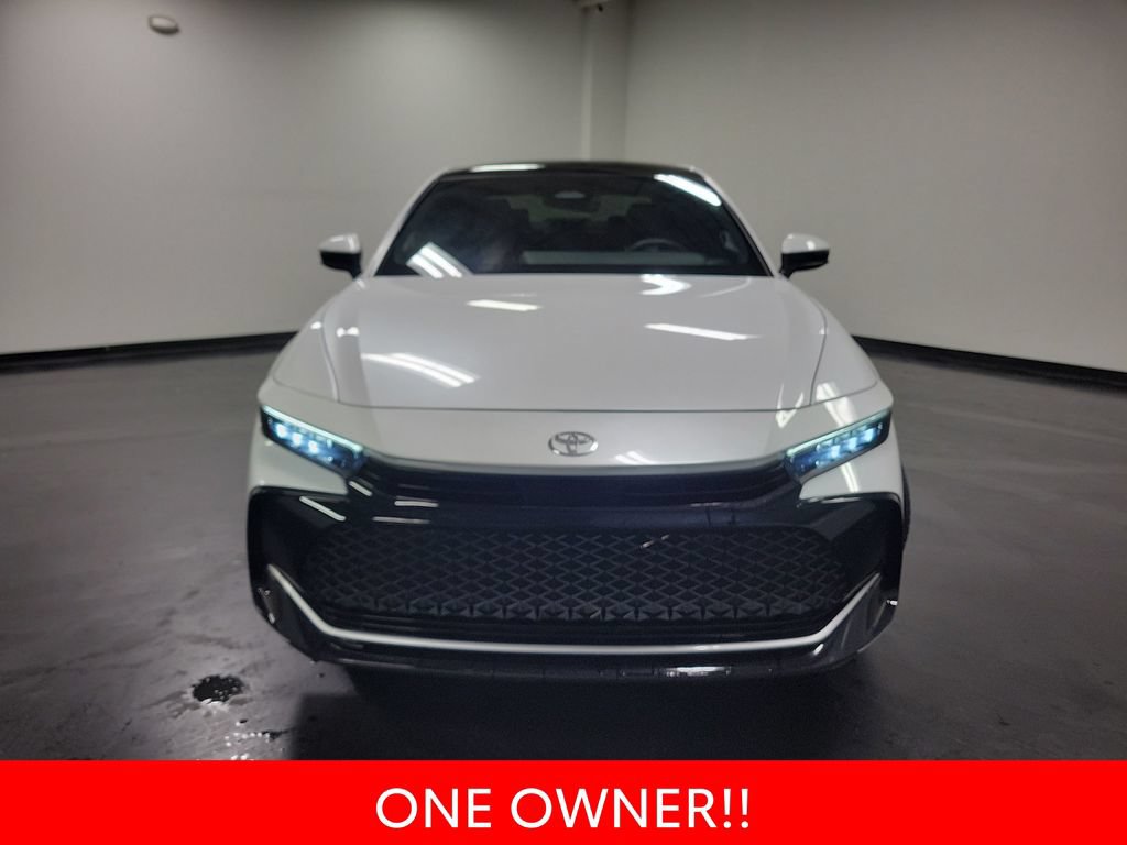 Used 2025 Toyota Crown AWD/4WD image 3