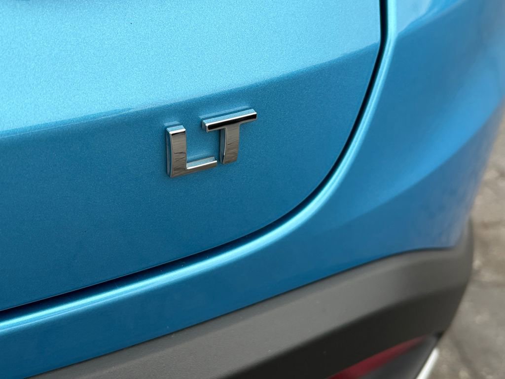 Used 2025 Chevrolet Trax LT FWD image 8
