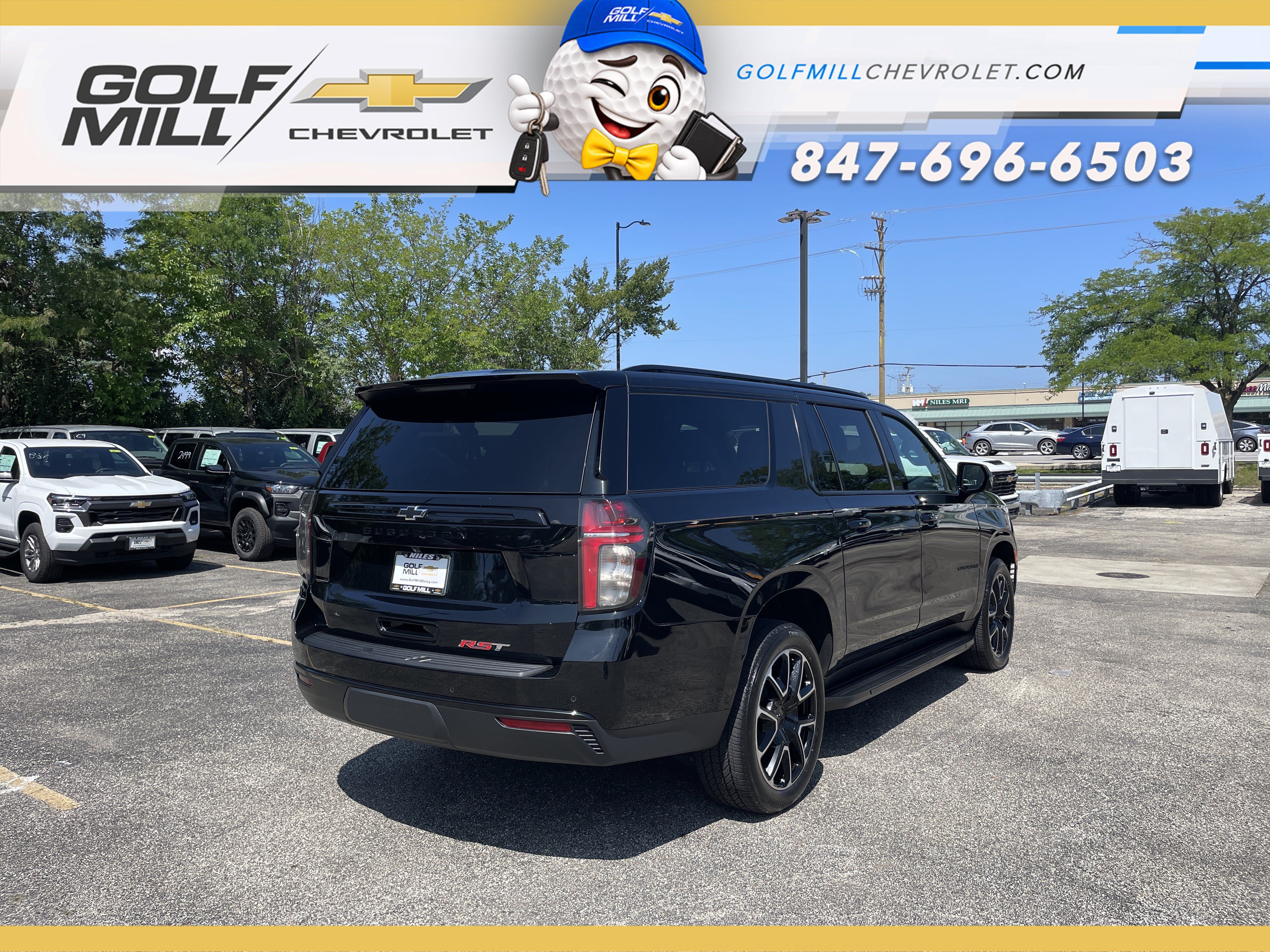 Used 2024 Chevrolet Suburban RST w/ Luxury Package AWD/4WD image 7