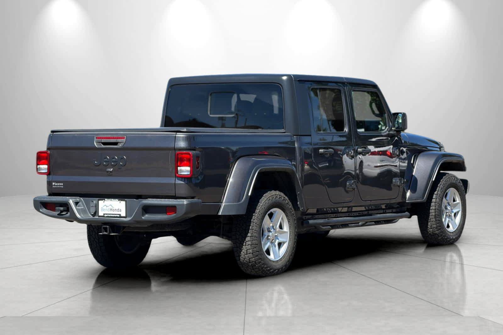 Used 2021 Jeep Gladiator Sport AWD/4WD image 2