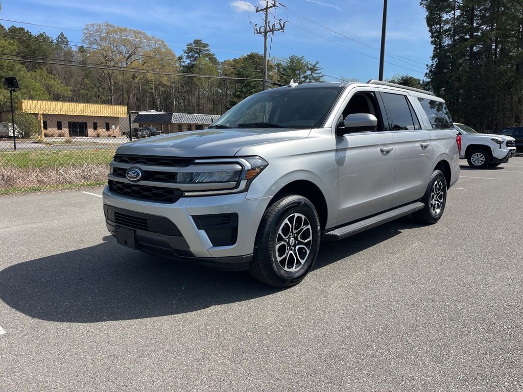 Used 2024 Ford Expedition Max XLT image 2