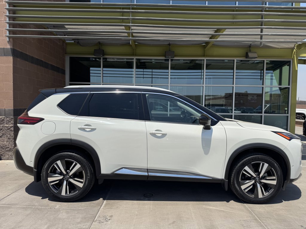 Used 2022 Nissan Rogue Platinum w/ Head-Up Display Package image 9