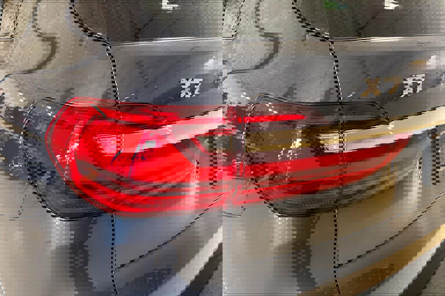 Used 2021 BMW X7 M50i w/ Executive Package image 26