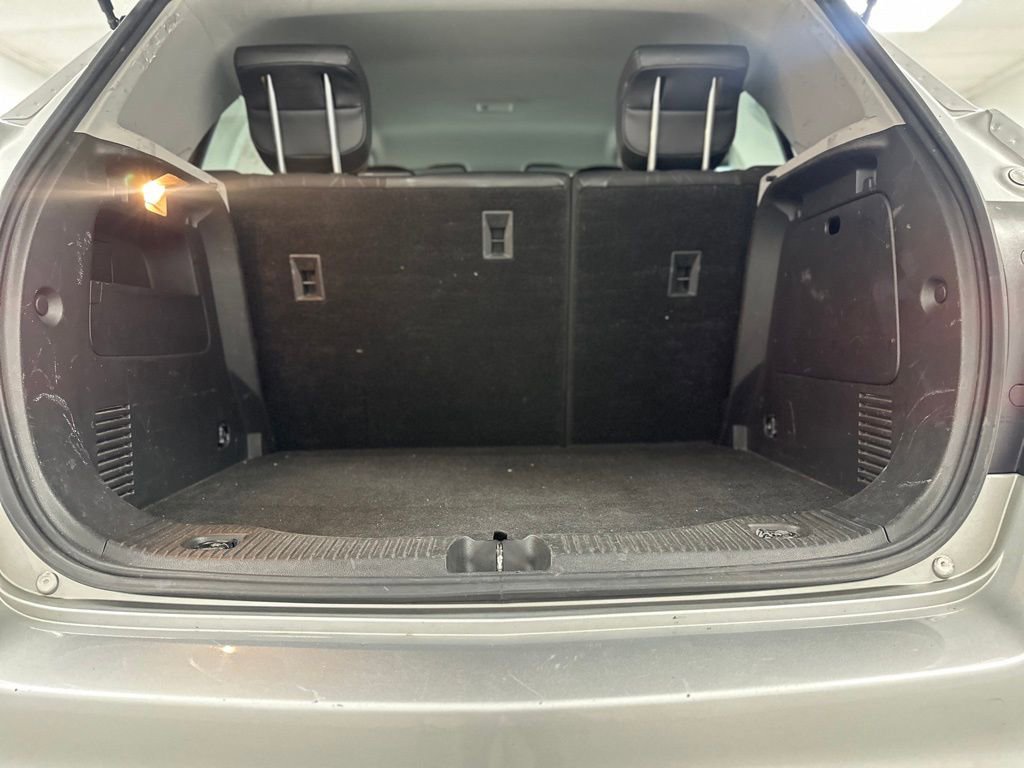 Used 2020 Chevrolet Trax LT w/ LT Convenience Package FWD image 14