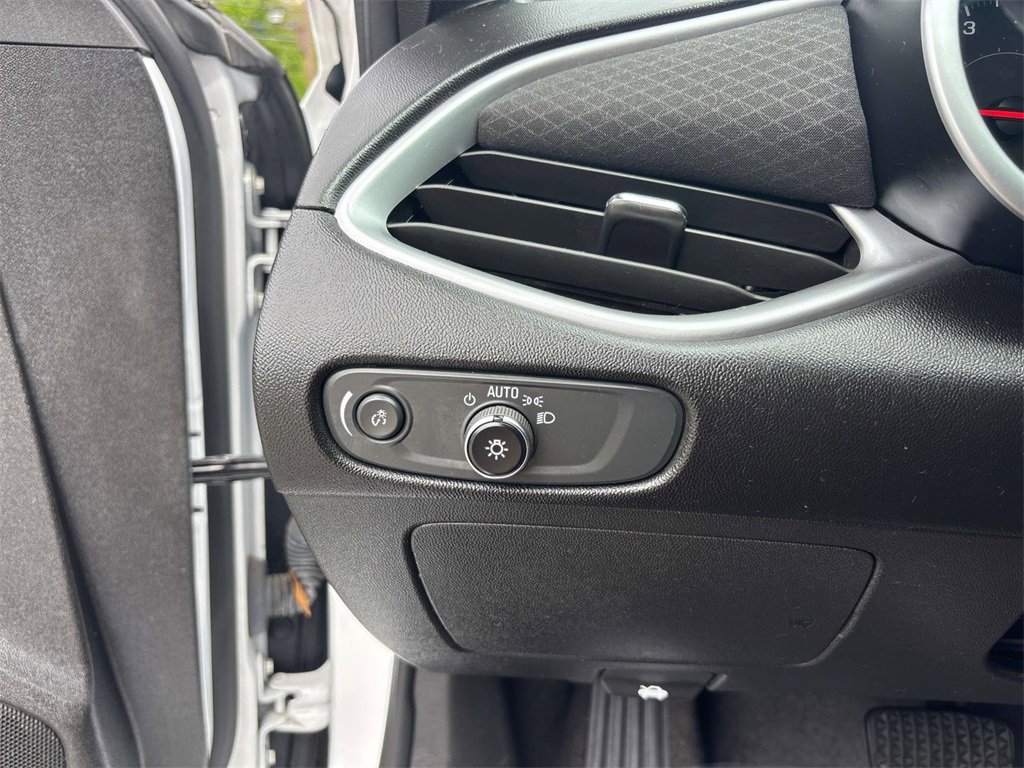 Used 2023 Chevrolet Malibu LT image 16