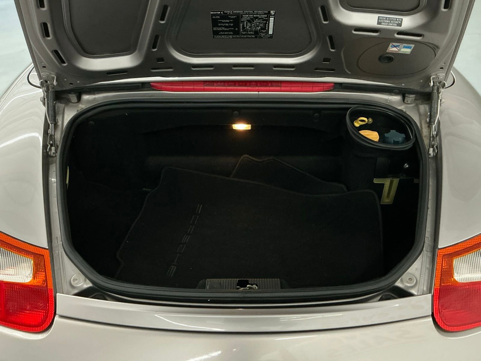 Used 2002 Porsche Boxster S image 10