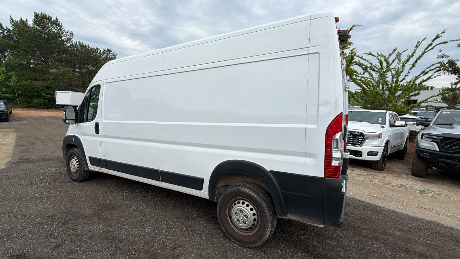 Used 2024 RAM ProMaster 2500 w/ Convenience Group FWD image 10