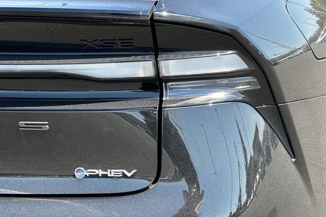 Used 2025 Toyota Prius Plug-In Hybrid FWD image 29