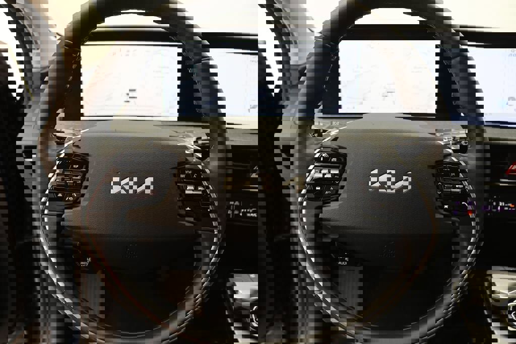 Used 2024 Kia EV6 Light image 17