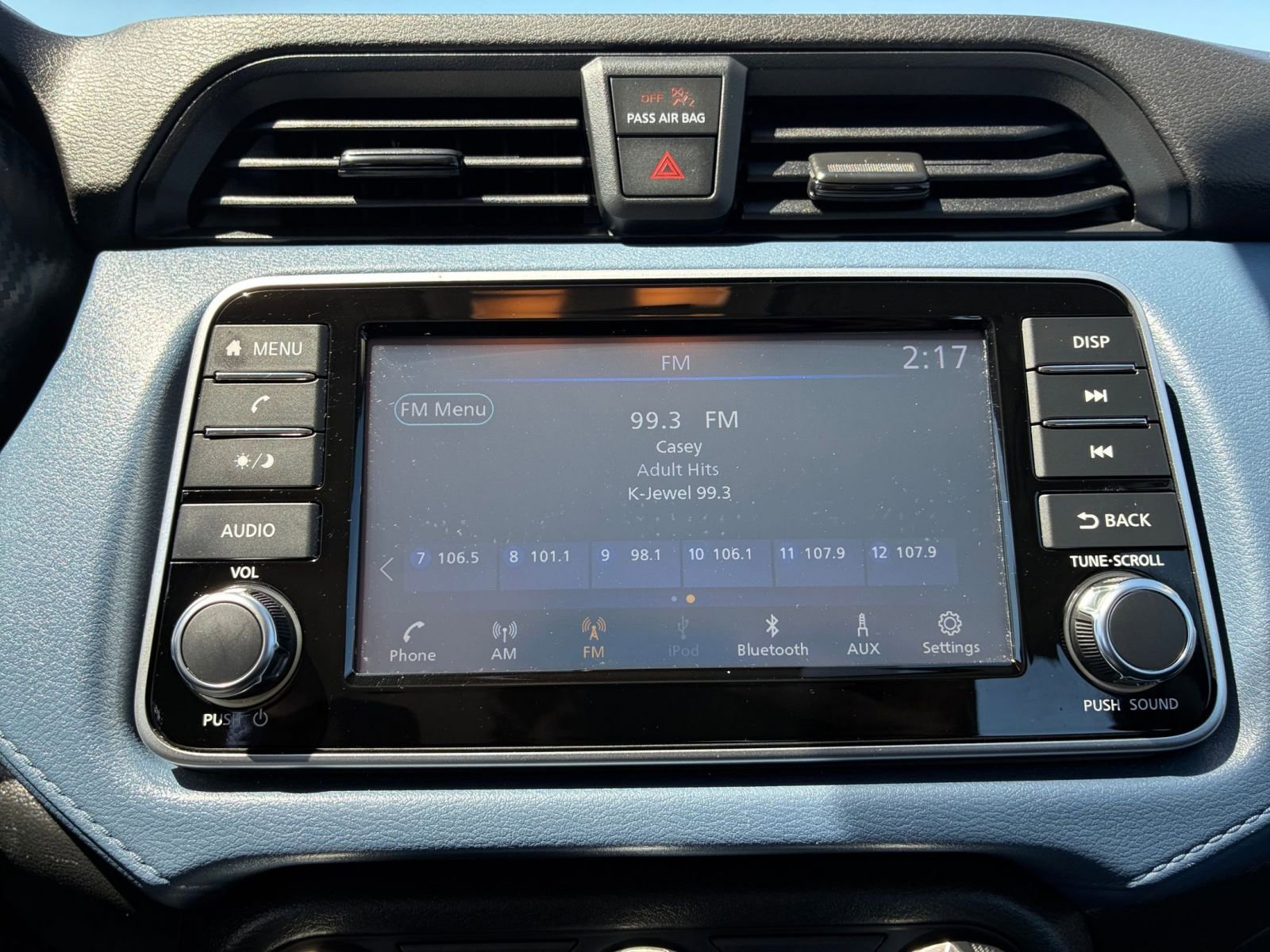 Used 2025 Nissan Versa SV FWD image 20